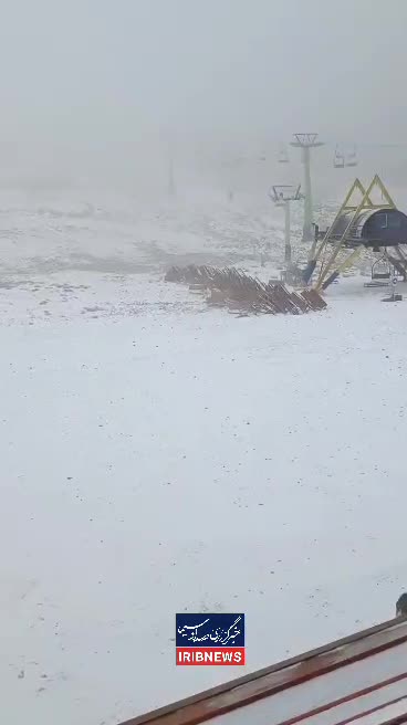   اولین تصاویر از بارش برف در ارتفاعات تهران؛ ایستگاه هفت توچال