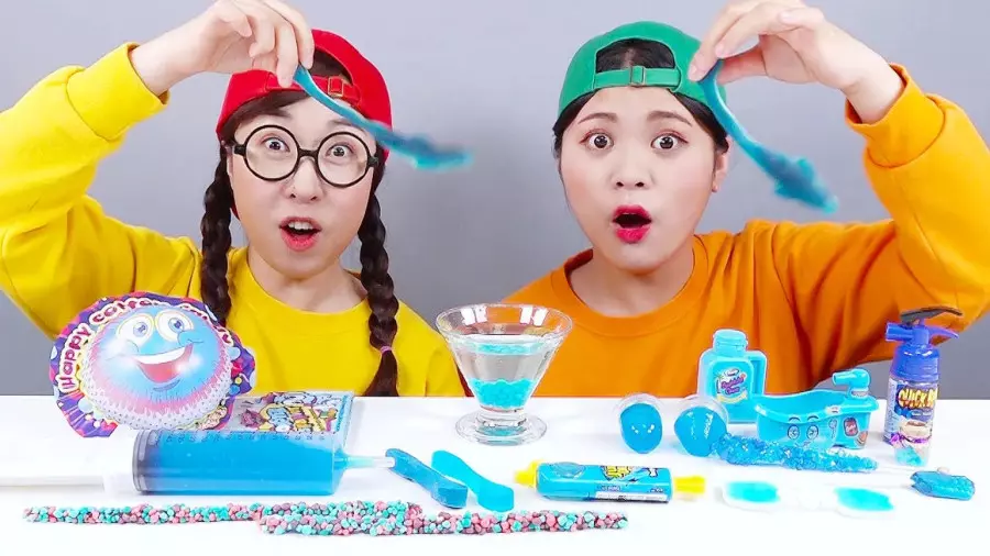 چالش غذا خوری اسمر | چالش غذایی طولانی | چالش خوراکی | سرگرمی مولتی دو بانوان.