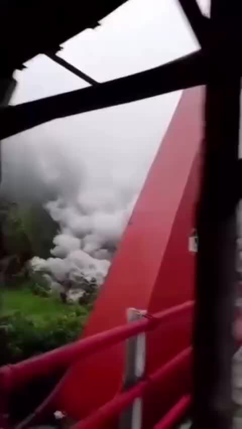   فوران دوباره آتشفشان سمرو؛ آسمان شرق اندونزی سرخ شد