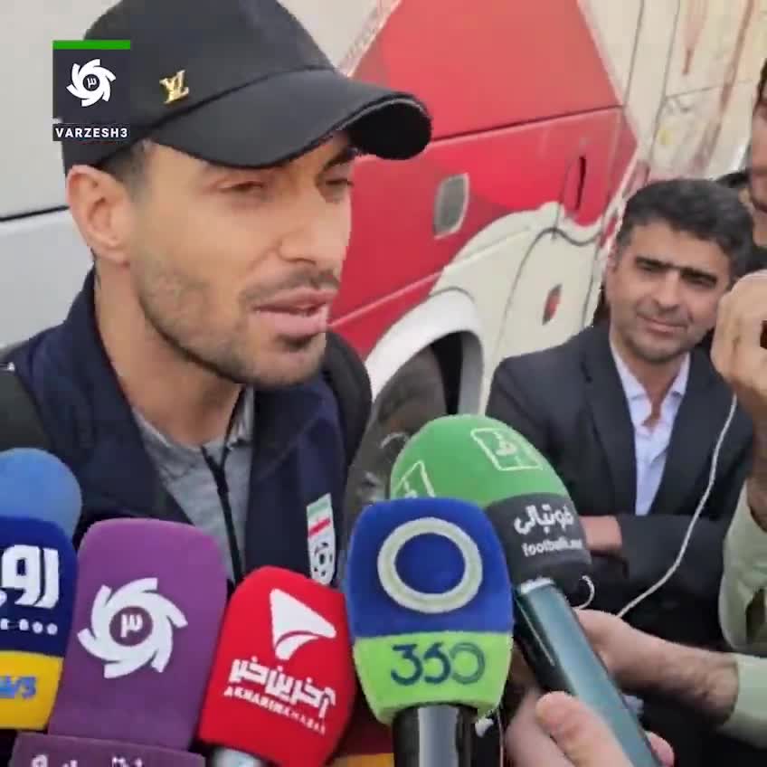   جدال لفظی شجاع خلیل‌زاده؛ باخت تیم ملی گردن خبرنگاران و مردم افتاد!