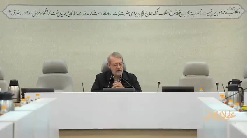   علی لاریجانی: سرِ عقل آوردنِ دشمن با امتیازدهی بی‌قید و شرط ممکن نیست