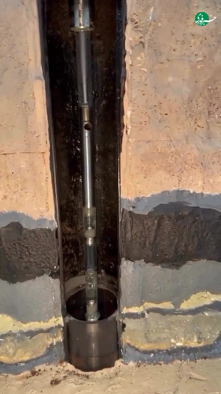   فرایند دیدنی بیرون کشیدن نفت از اعماق زمین