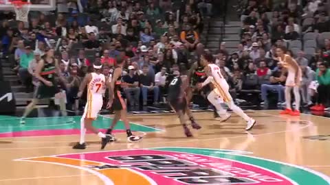   پنج حرکت برتر در بازی‌های شب گذشته لیگ حرفه‌ای بسکتبال NBA