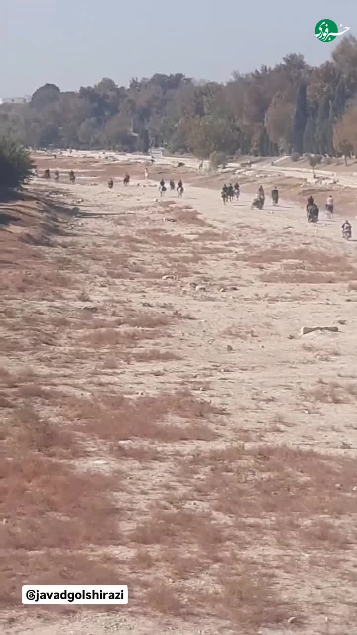   تصاویر تلخ از تبدیل زاینده‌رود به پیست اسب‌سواری!
