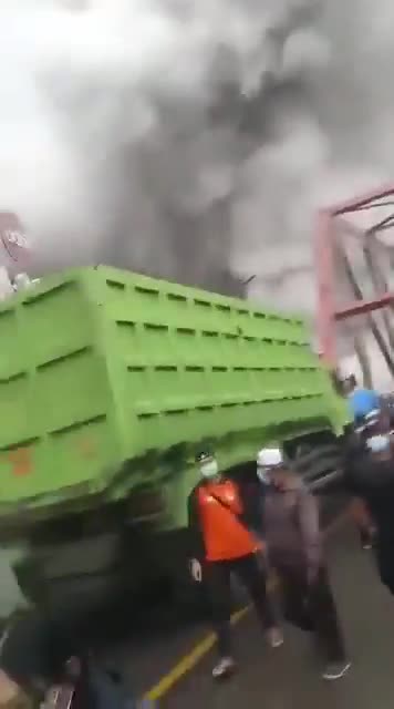   فوران انفجاری آتشفشان در اندونزی