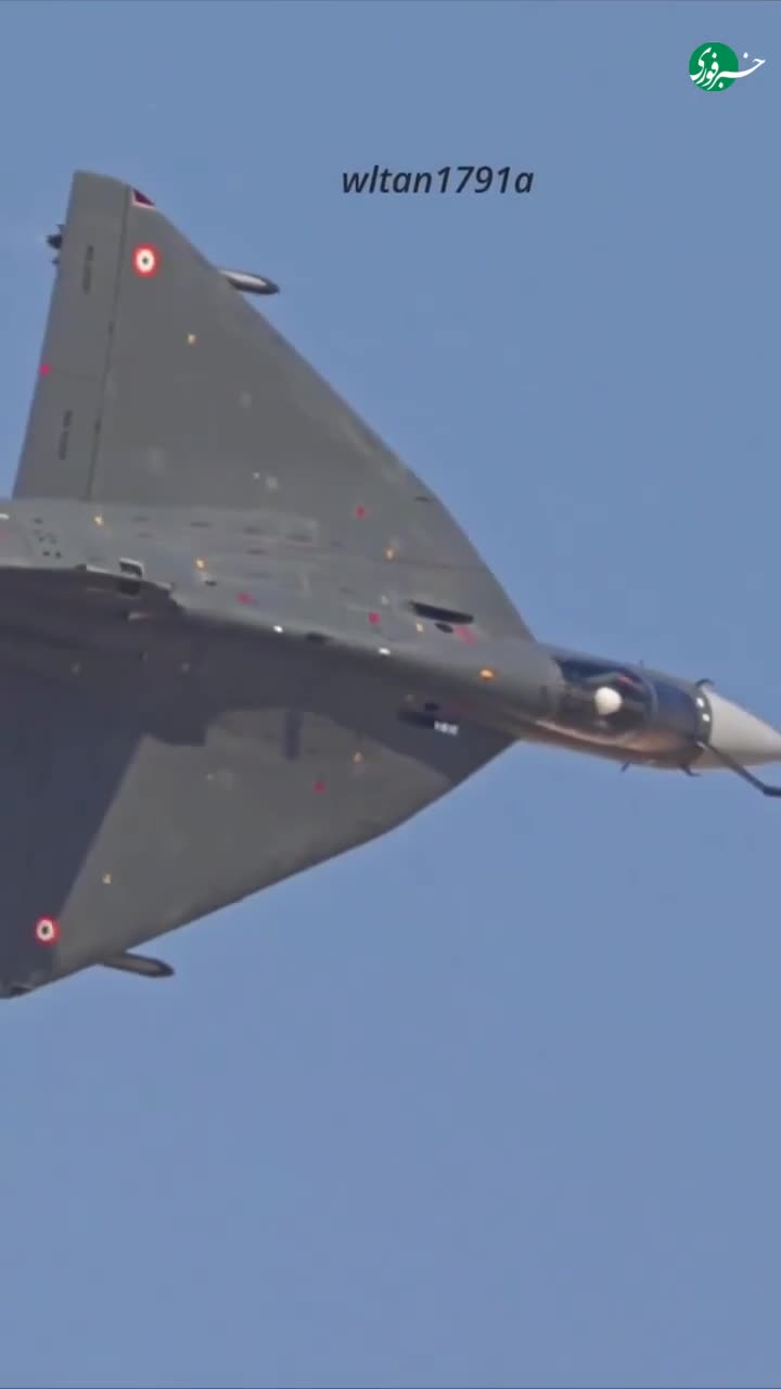   ویدیوی واضح از لحظه سقوط جنگنده هند در نمایشگاه دبی