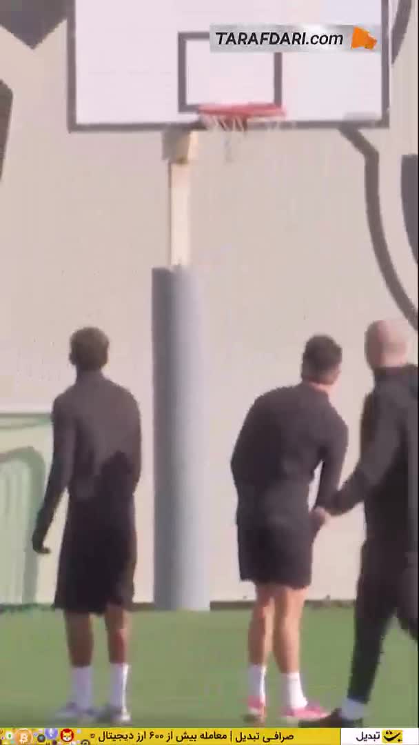   شوت دقیق لامین یامال به داخل حلقه بسکتبال