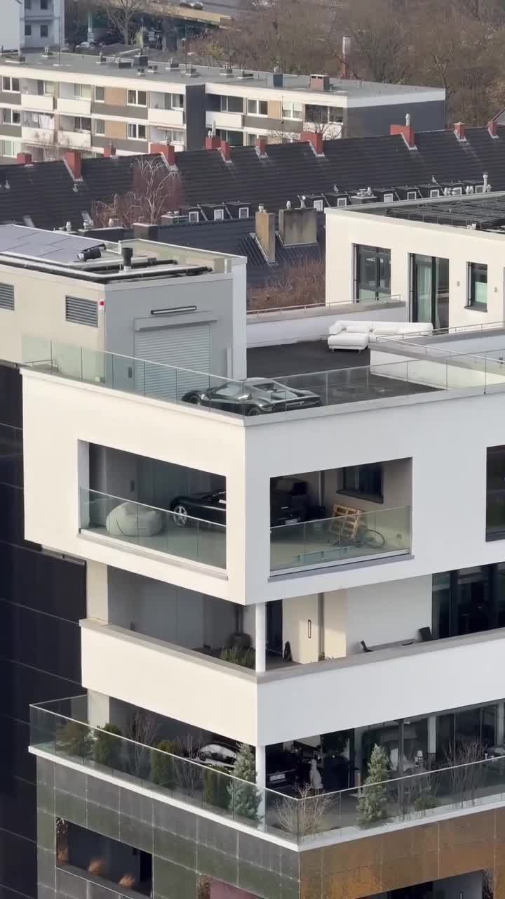   پارکینگ خودرو در داخل آپارتمان