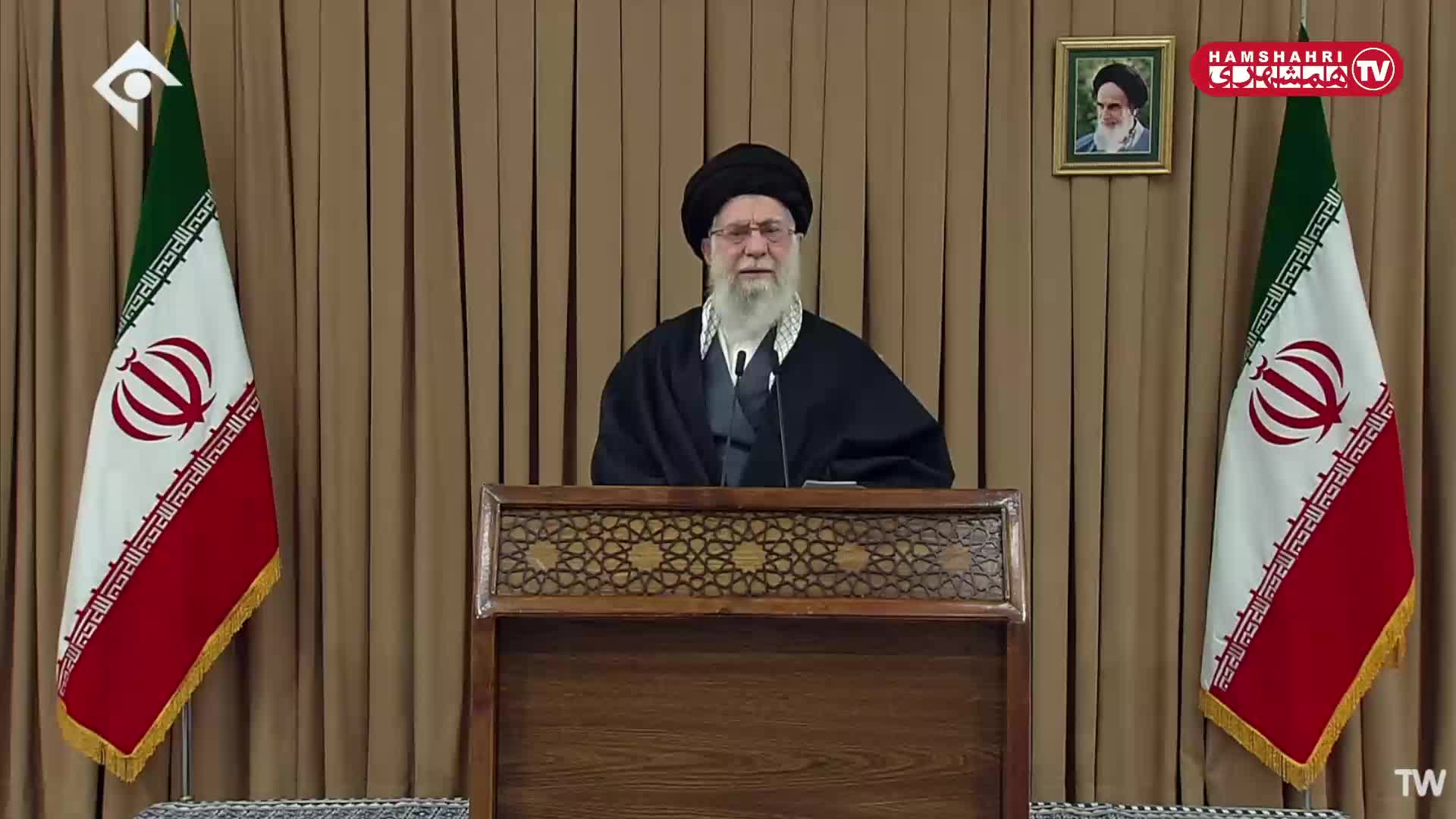  رهبر انقلاب: جمهوری اسلامی ایران در مقابل چاقوکش‌های بین‌المللی ایستاده است
