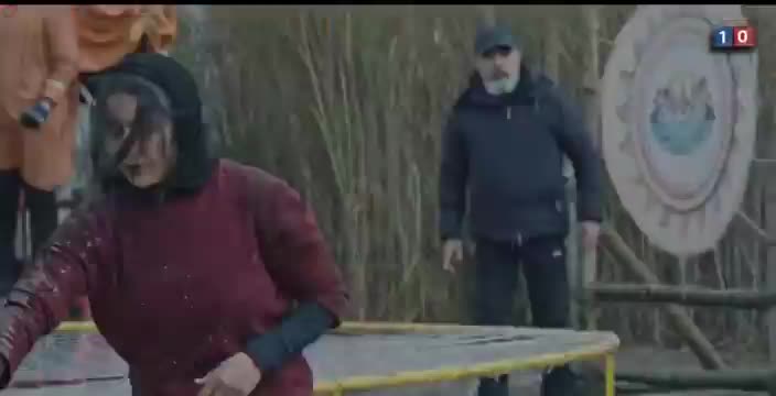   اقدام جنجالی در یک مسابقه؛ پرتاب کیسه شنی، به نمادهای ایرانی برای تخریب!