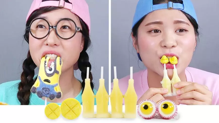 چالش غذایی کره ای / چالش غذایی/ چالش خوراکی / چالش بستنی توت فرنگی/ چالش خوردن