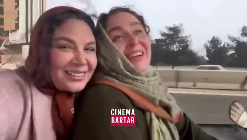   موتورسواری ژاله صامتی و شهره سلطانی در پشت صحنه یک سریال