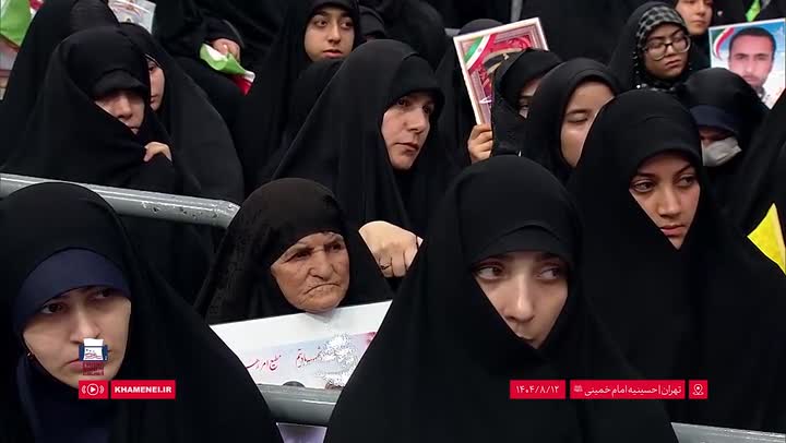   رهبر انقلاب: تسخیر سفارت آمریکا هویت حقیقی دولت آمریکا را روشن کرد