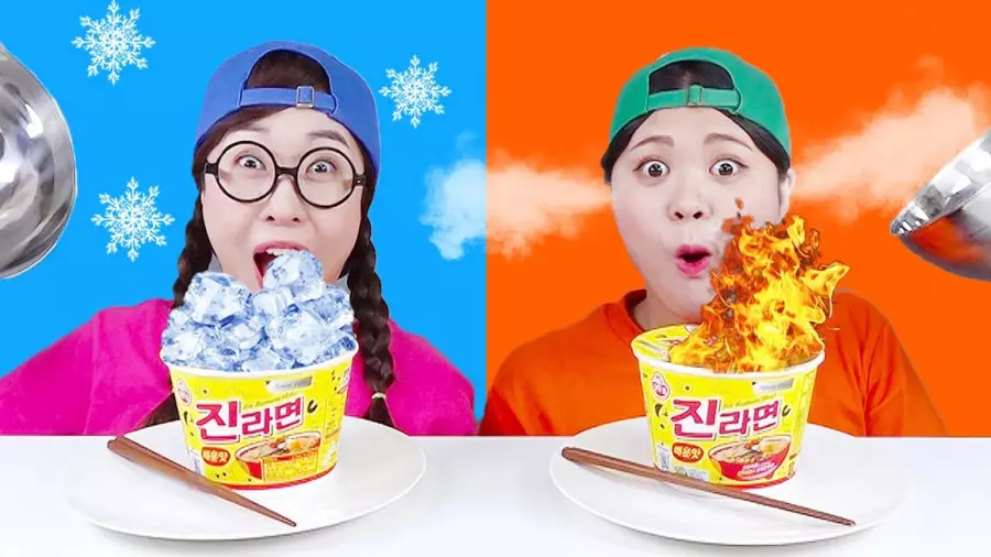 چالش غذا خوری اسمر | چالش غذایی طولانی | چالش خوراکی | سرگرمی مولتی دو بانوان.