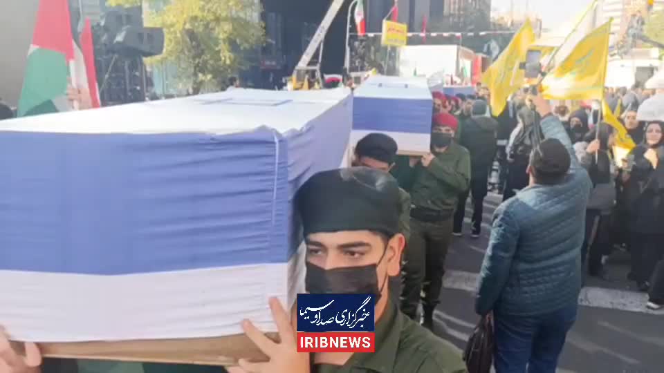   تابوت سربازان اسرائیلی در دست راهپیمایان تهرانی