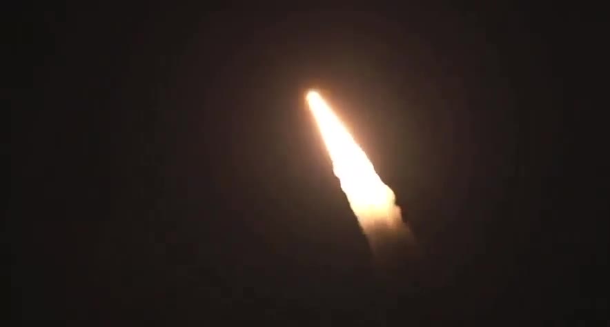   اولین آزمایش موشک هسته‌ای آمریکا پس از دستور ترامپ انجام شد!