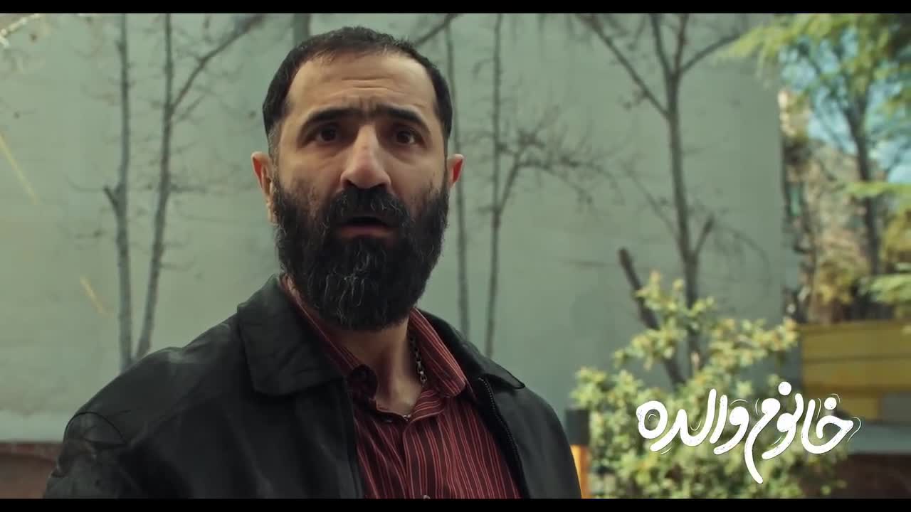   گریم زنانه رضا عطاران در یک فیلم