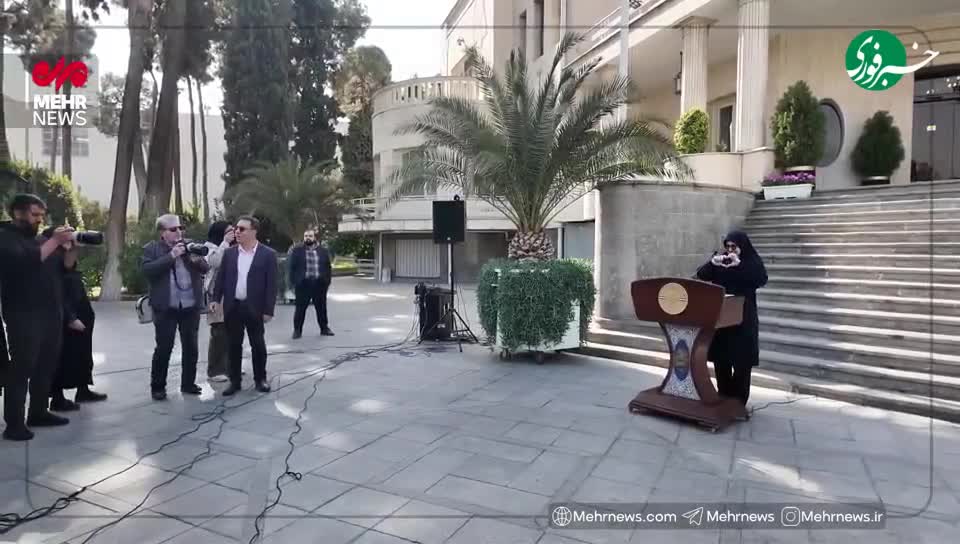    واکنش سخنگوی دولت به انتشار عکس خبرساز از خود در حال نشان دادن نماد قلب