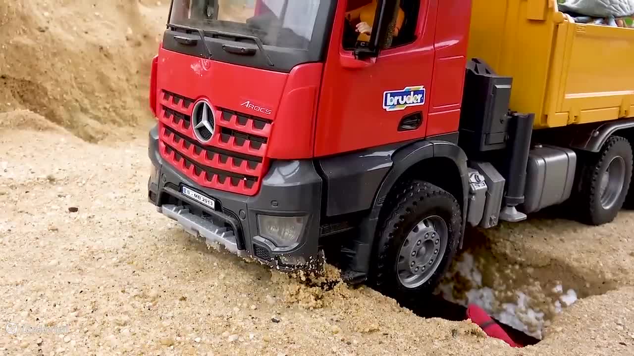 ماشین بازی کودکانه :: ماشین بازی :: ماشین پلیس :: کودک و سرگرمی :: ماشین سواری