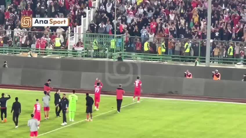   رقص معروف کنعانی‌زادگان مقابل هواداران پرسپولیس