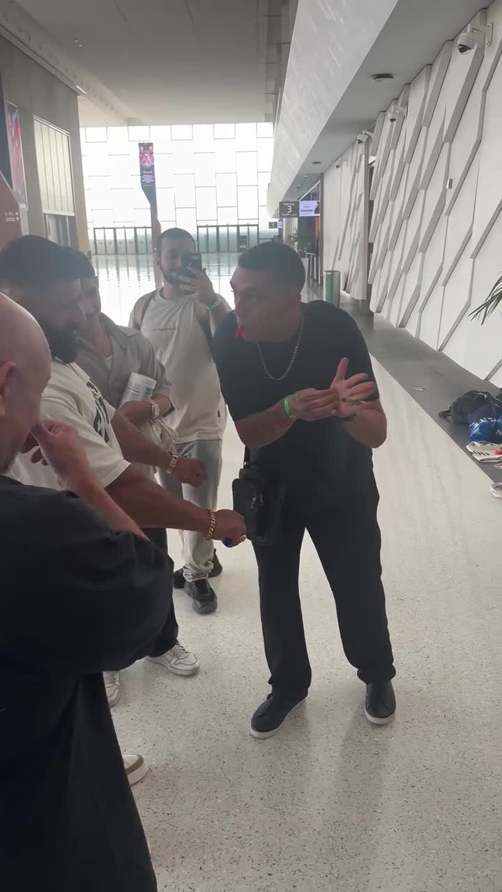   شعبده‌بازی جالب مقابل چشمان هادی چوپان؛ قهرمان غافلگیر شد