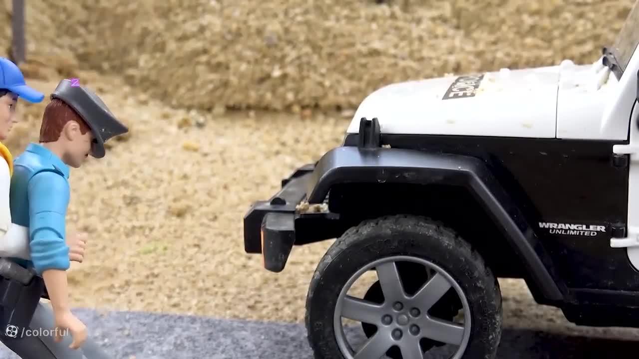 ماشین بازی کودکانه//اسباب بازی ماشین ها//اسباب بازی ماشین پلیس//کارتون ماشین