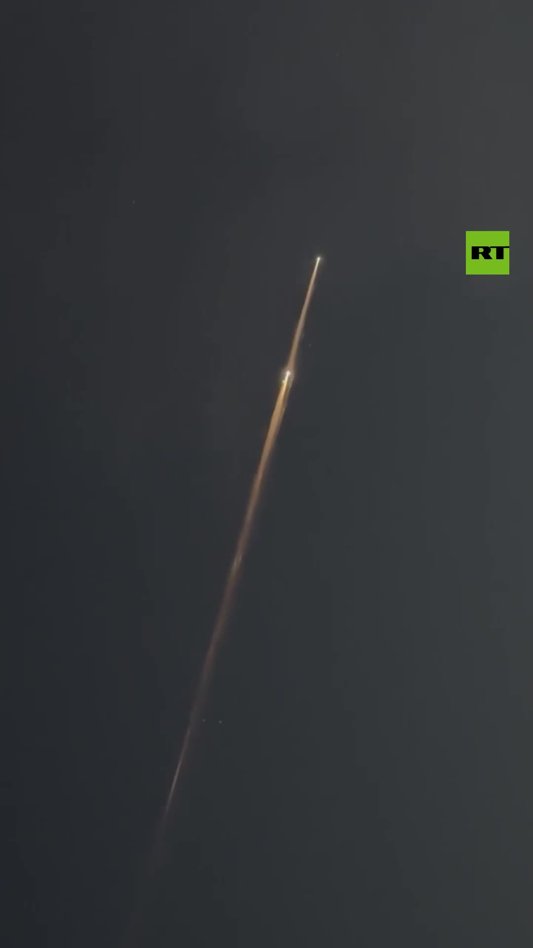   سقوط و تکه‌تکه شدن یک ماهواره قدیمی هنگام بازگشت به زمین در آسمان فلوریدا