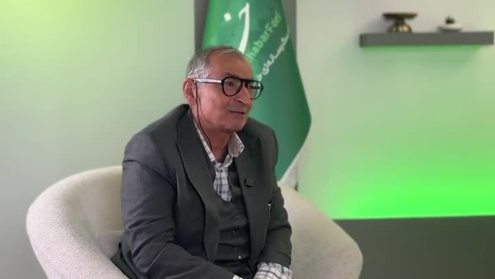   زیباکلام: ما چون عقب افتاده هستیم همه نگاهمان به تاریخ مثل محکمه است / الان همه به من بد و بیراه می‌گویند!