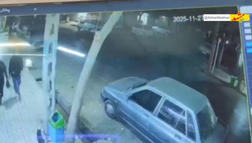   تصاویر دلخراش از برخورد شدید و عجیب یک موتورسوار با پراید پارک شده در مشهد / حاوی تصاویر ناراحت‌کننده