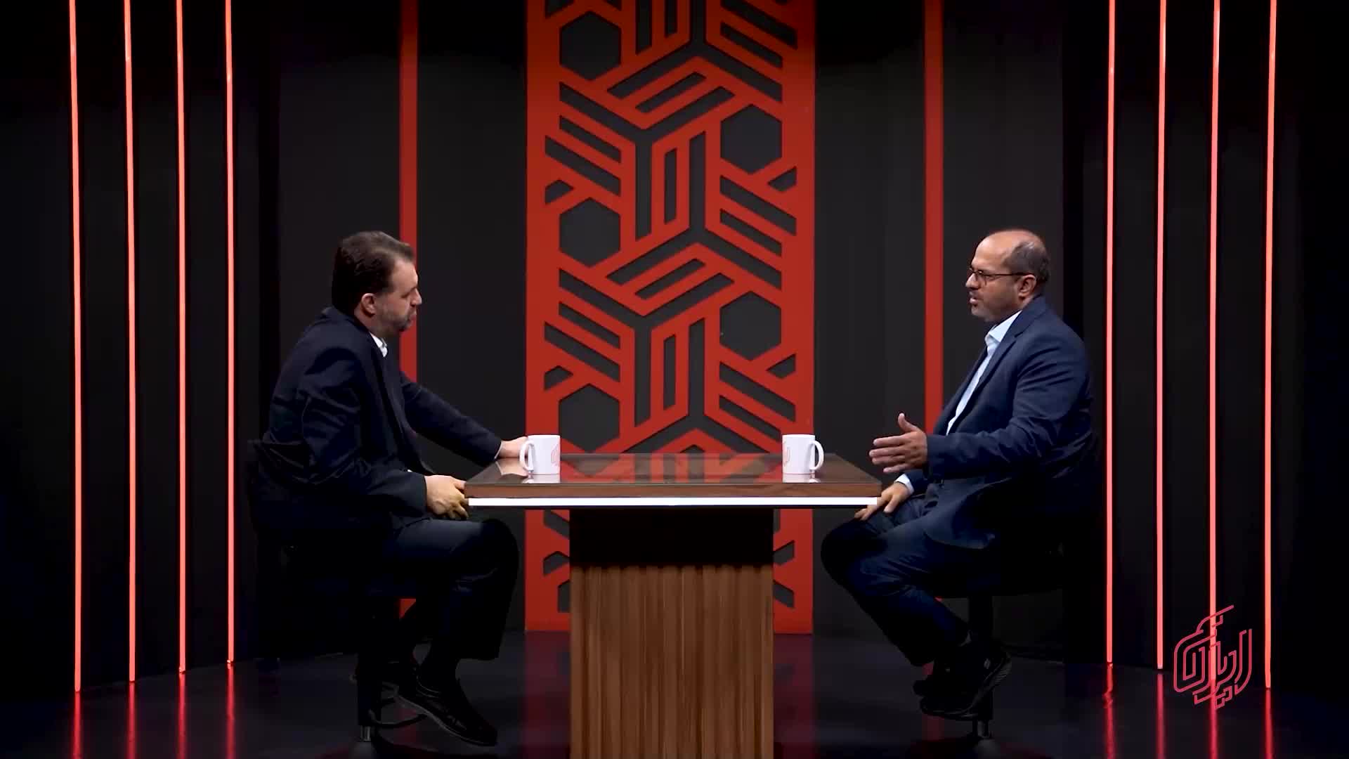   صحبت‌های خبرساز مجری تلویزیون: یک خانم ایرانی نمی‌خواهد حجاب اسلامی داشته باشد کما اینکه نمی‌خواهد...