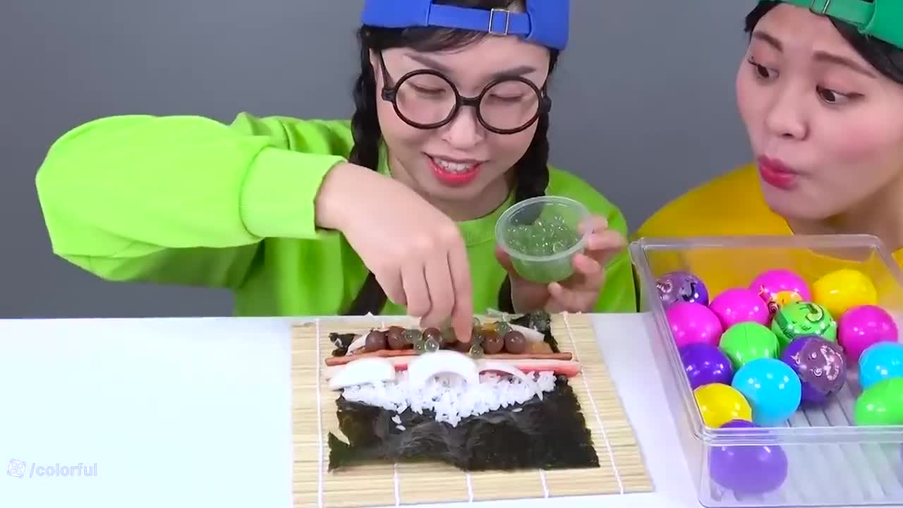 چالش‌های خوراکی: از آبنبات شکلاتی تا خوشمزه‌های رنگی!