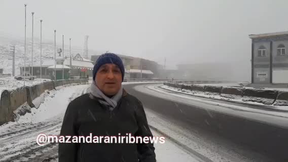   بارش برف در محور هراز و هشدار به رانندگان