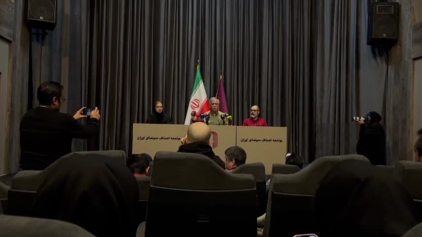   حمله تند همایون اسعدیان در واکنش به شایعات جنجالی علیه بازیگر زن جوان