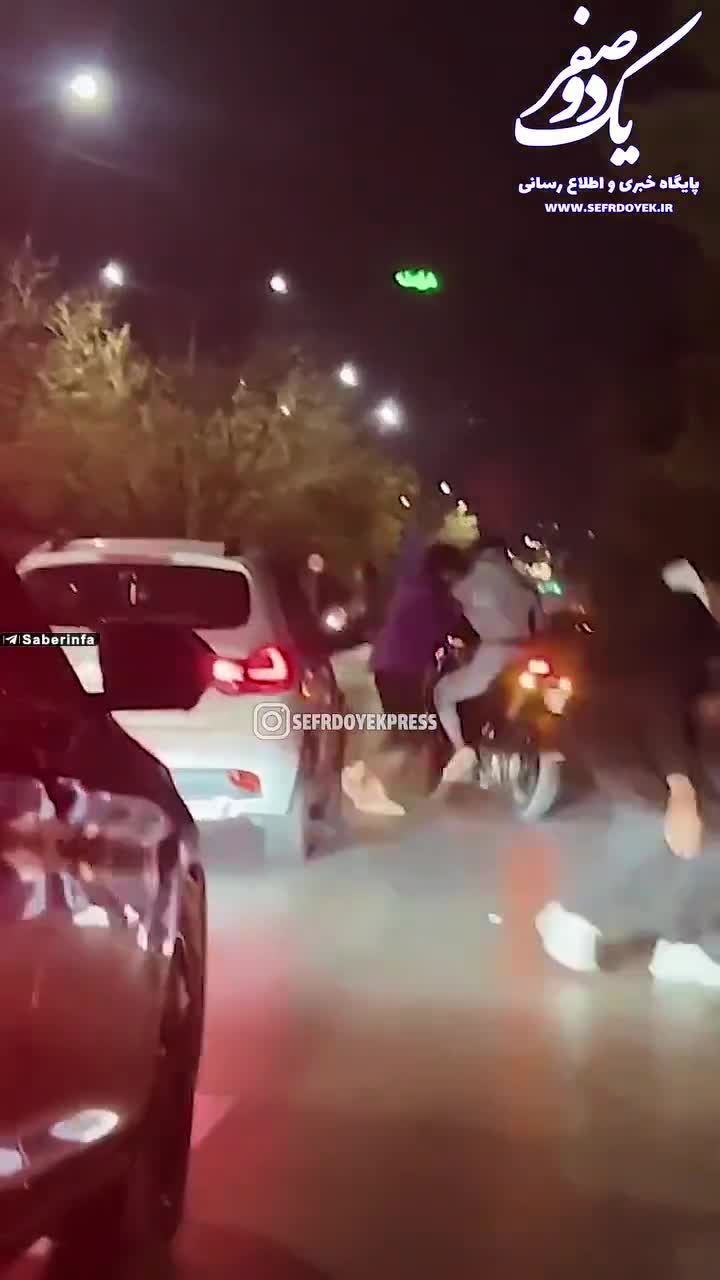   شجاعت و پیگیری جوانان در برابر گوشی‌قاپان تا لحظه تحویل به پلیس!