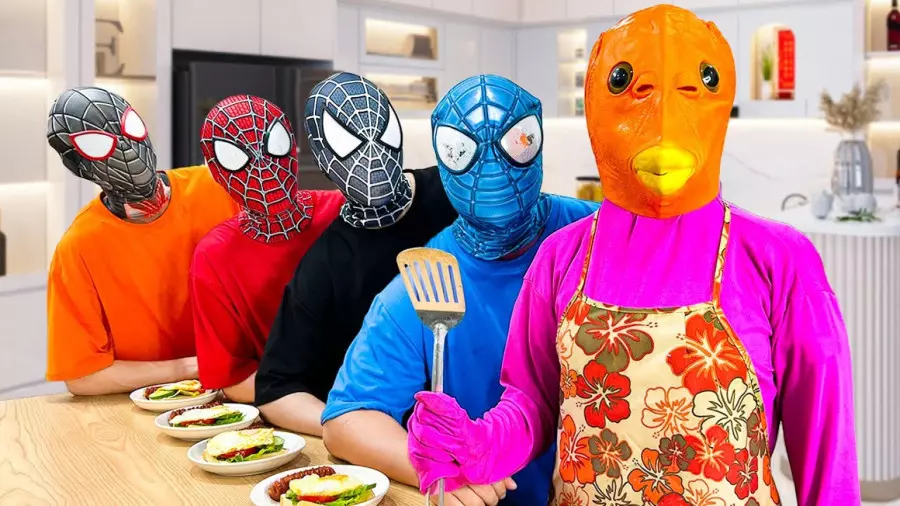 مرد عنکبوتی در نبردی هیجان‌انگیز با اسپایدرمن جدید! آیا پیروز می‌شود؟