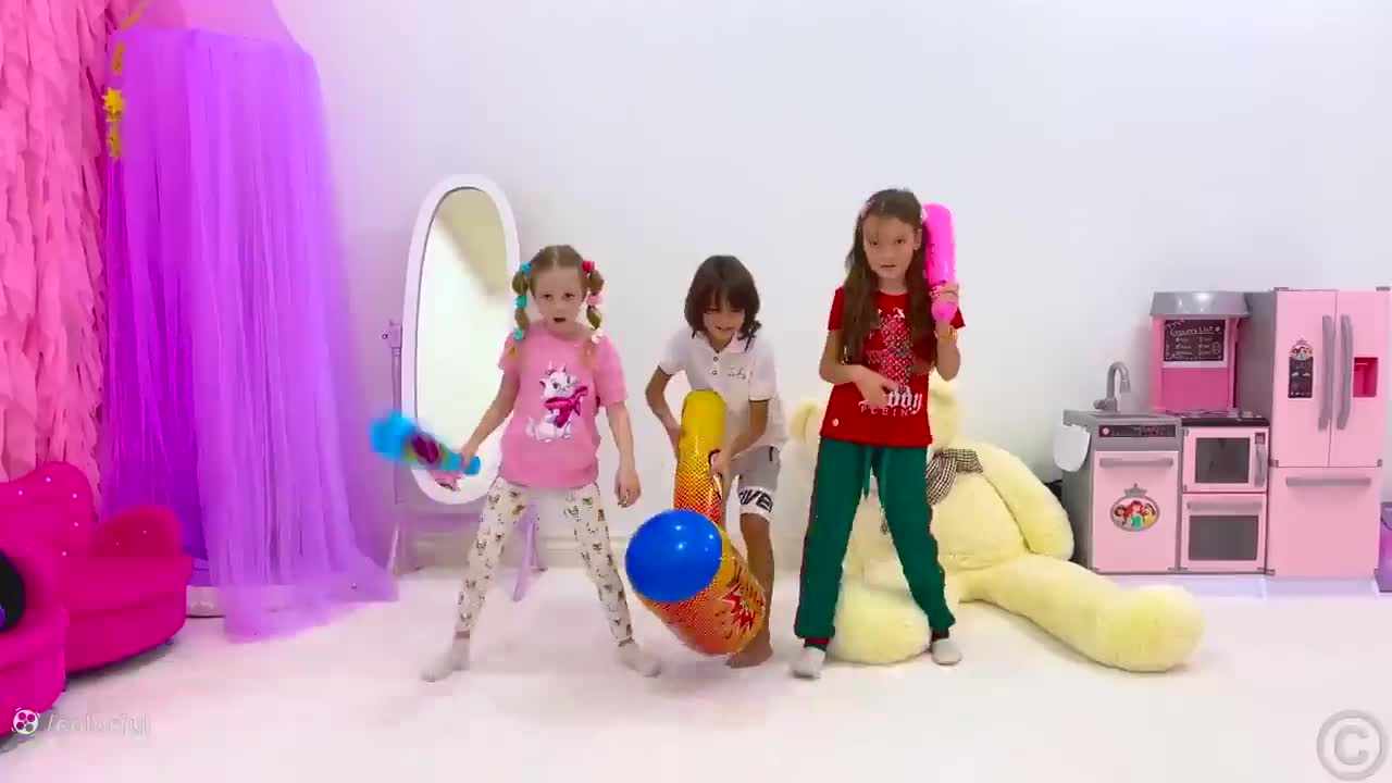 چالش هیجان‌انگیز ناستیا و دوستانش: کشف رازهای سرگرم‌کننده!