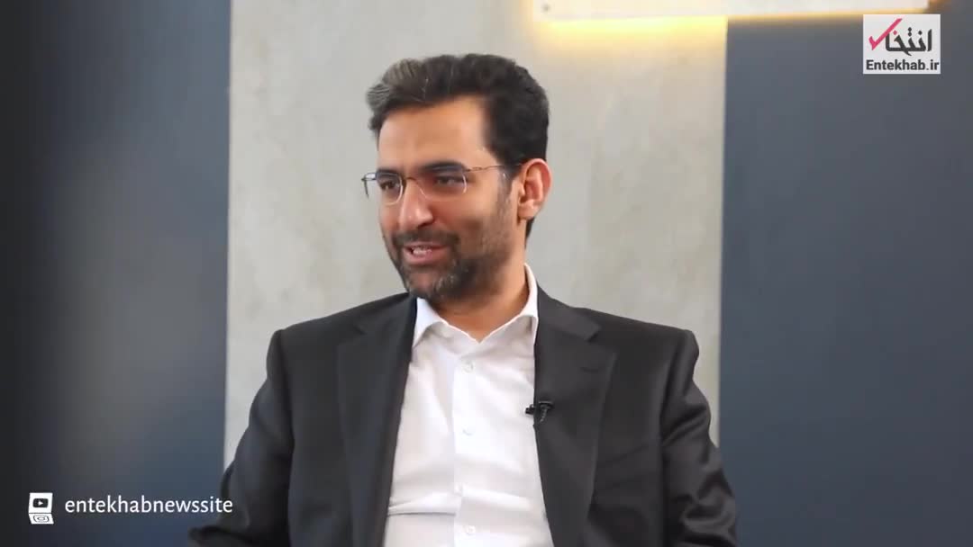   روایت آذری جهرمی از جدال روحانی و موافقان فیلترینگ در دوره اول