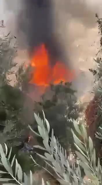   اولین تصاویر از حمله پهپادی به یک خودرو در لبنان