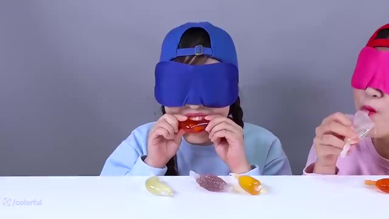 چالش غذایی اسمر: آیا می‌توانید با خوراکی‌های ژله‌ای کنار بیایید؟