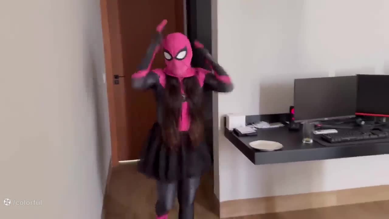 مرد عنکبوتی و معماهای ناپدید شدن یک یونیکورن جادویی!