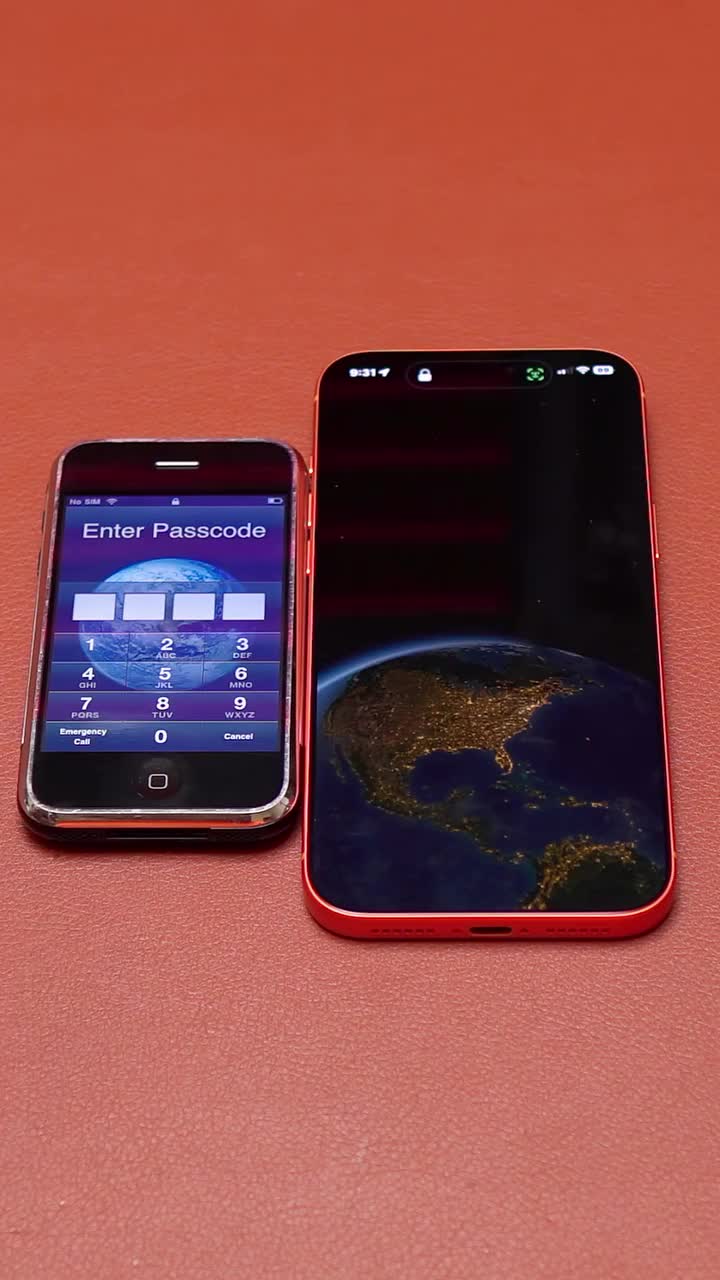   نگاهی به تفاوت‌های نخستین آیفون با آیفون ۱۷