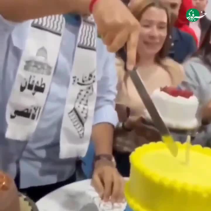    مادورو با چفیه فلسطینی تولدش را جشن گرفت