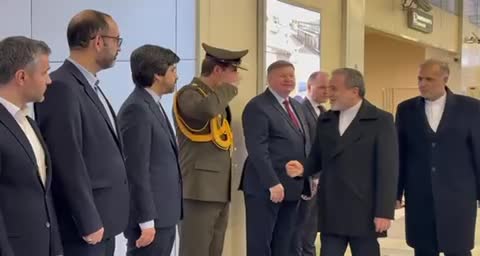   استقبال از سید عباس عراقچی وزیر امور خارجه در بدو ورود به مسکو