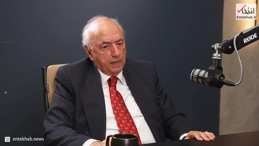   دیپلمات سابق ایران: بعضی از دوستان ما در وزارت خارجه روی احساسات ناسیونالیستی موافق بودند که ادعا روی بحرین حفظ شود، منتها...