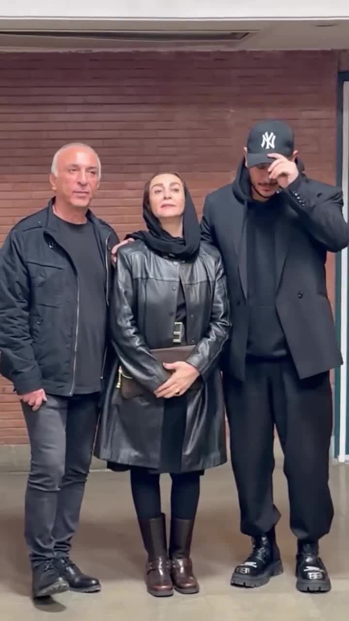   قاب خانوادگی اشوان با پدر و مادرش و نوید پورفرج