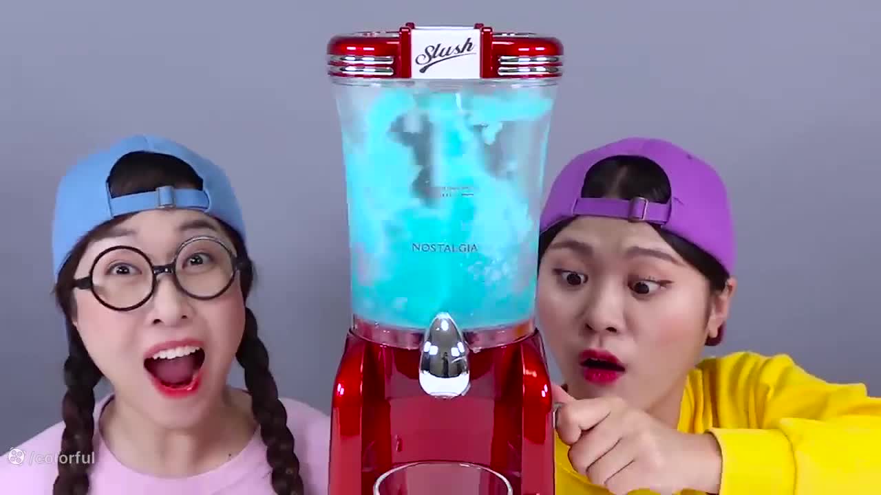 چالش غذایی رنگین: آیا می‌توانید همه رنگ‌ها را امتحان کنید؟