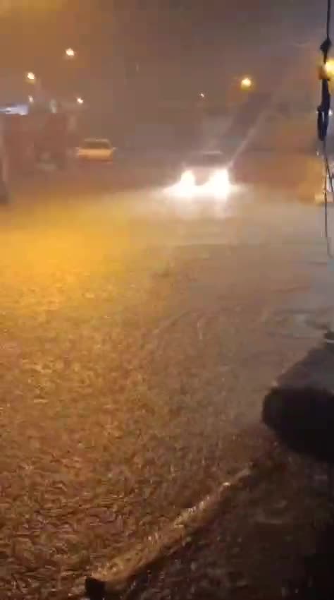   بارش سیل‌آسا در بندر جاسک