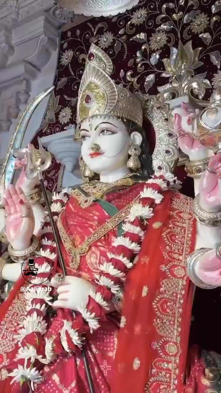   احترام گذاشتن مسی به خدای هندی‌ها و انجام مراسم!