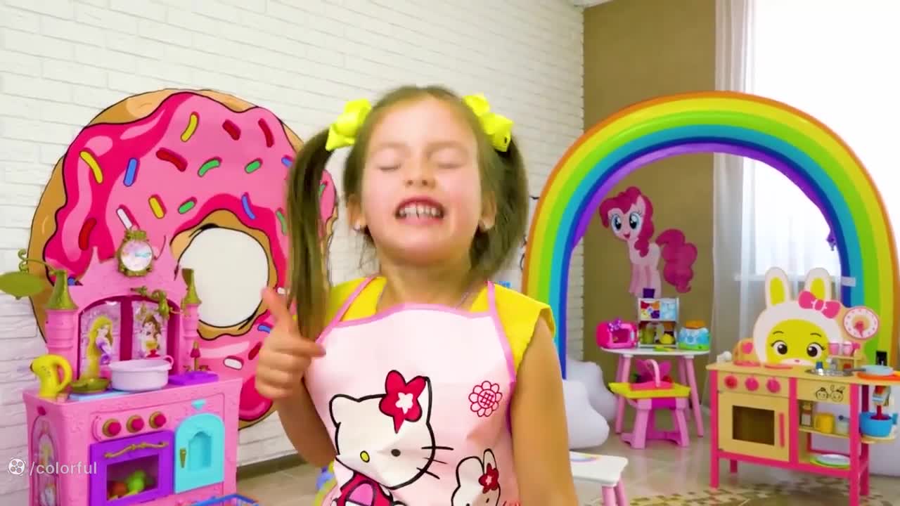 ماجراهای خنده‌دار ساشا و آنیتا: نودل و شوخی‌های ژله‌ای!