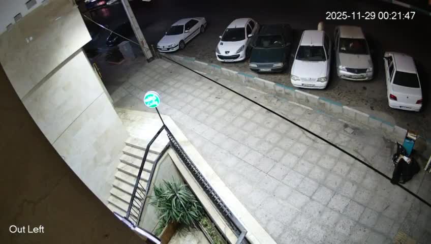   لحظه تصادف خسارت‌بار پژو ۲۰۶ با شش خودرو در پی حرکت نمایشی!